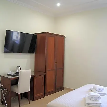 Glam Luxury Hotel 3*