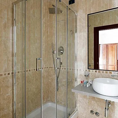 Glam Luxury Hotel 3*